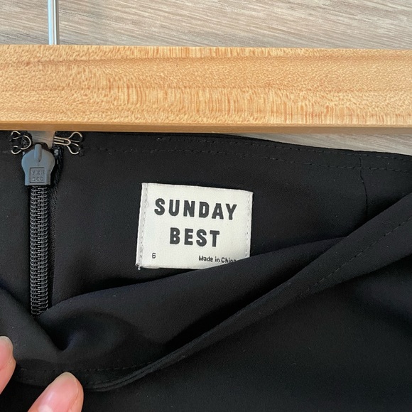 Aritzia Sunday Best Black Skirt - Picture 3 of 3